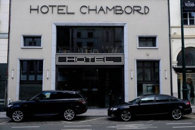 30 Nisan 2020 'de Brüksel, Belçika' daki Coronavirus salgını sırasında kapalı otelin dış görüntüsü.