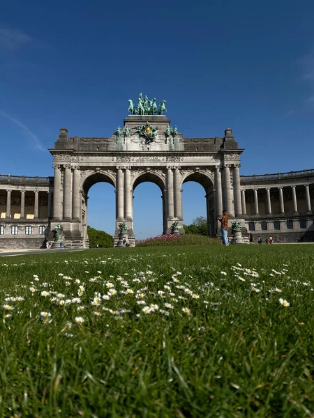 Utsikt Över Triumfbåge Parc Cinquantenaire Solig Dag Bryssel Belgien Den — Stockfoto