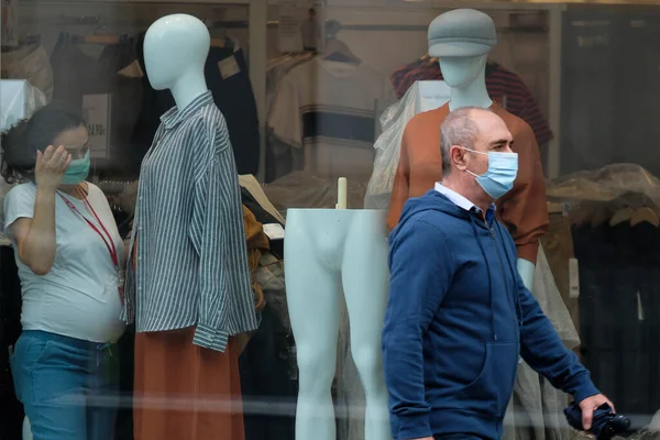 Window Dresser Mouth Nose Protection Works Fashion House Central Brussels — Stock Photo, Image