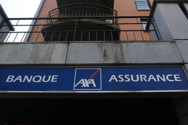 Sigorta şirketi Axa 'nın logosu şirketin Charleroi, Belçika' daki ofislerinin girişinde 9 Nisan 2020 Çarşamba günü görüldü.. 