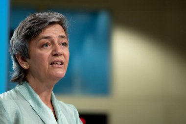 Avrupa Komisyonu Başkan Yardımcısı Margrethe Vestager 29 Mayıs 2020 'de Brüksel, Belçika' daki AB genel merkezinde Çözüm Destek Aracı hakkında basın toplantısı düzenledi..