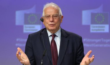 AB 'nin Dışişleri Komiseri Josep Borrell, AB Komisyon Üyesi Jutta Urpilainen ve AB Komisyon Üyesi Oliver Varhelyi 2 Haziran 2020' de Brüksel, Belçika 'da düzenledikleri basın toplantısında.