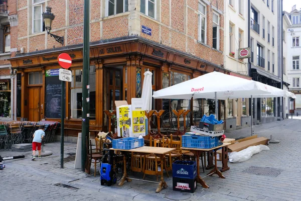 Bruxelles Belgio Giugno 2020 Tavoli Sedie Fuori Una Terrazza Caffè — Foto Stock