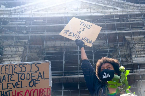 Manifestanti Tengono Cartelli Mentre Riuniscono Nel Centro Bruxelles Durante Raduno — Foto Stock