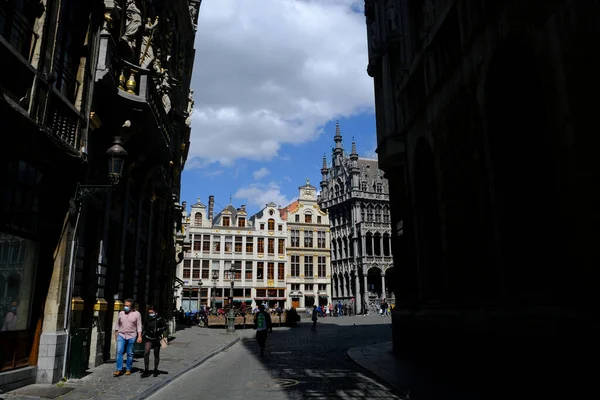 Pessoas Caminham Centro Histórico Bruxelas Bélgica Junho 2020 — Fotografia de Stock