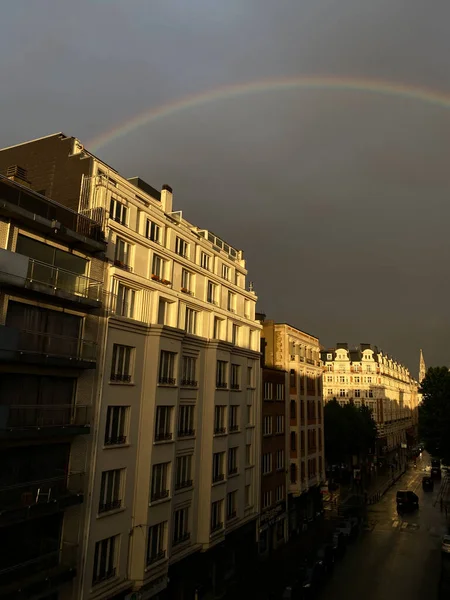 6月のベルギー ブリュッセルの日没時の虹の景色 2020年5月5日 — ストック写真