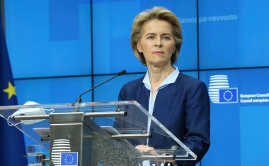 AB Komisyonu Başkanı Ursula Von Der Leyen ve AB Konseyi Başkanı Charles Michel, Avrupa zirvesinin ardından 19 Haziran 2020 'de Brüksel, Belçika' da video konferansı düzenlediler.