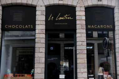 Fransa 'nın Lille kentindeki Le Lautrec pastanesinin dış görünüşü. 28, 2020.