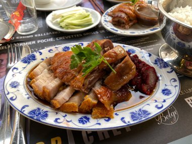 26 Haziran 2020 'de Brüksel, Belçika' da bir restoranda servis edilen jöleli ördek filetosu.