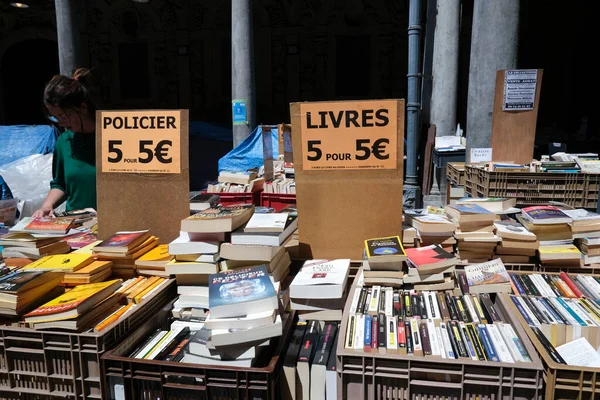 Begagnade Böcker Till Salu Loppmarknaden Lille Frankrike Den Juni 2020 — Stockfoto