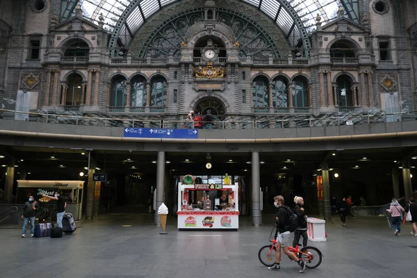 Travelers Wears Face Mask Railroad Train Station Antwerp Belgium July — Stock Photo, Image