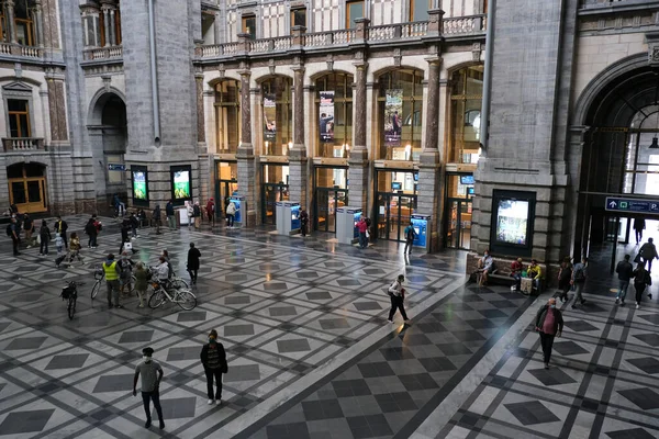 Travelers Railroad Train Station Antwerp Belgium July 2020 — Stock Photo, Image