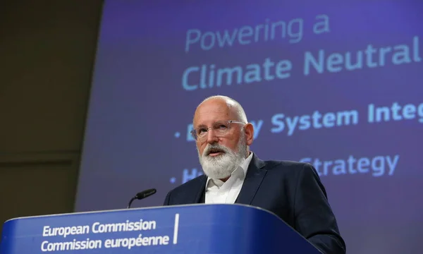 Julio 2020 Comisario Frans Timmermans Comisario Energía Kadri Simson Dieron — Foto de Stock