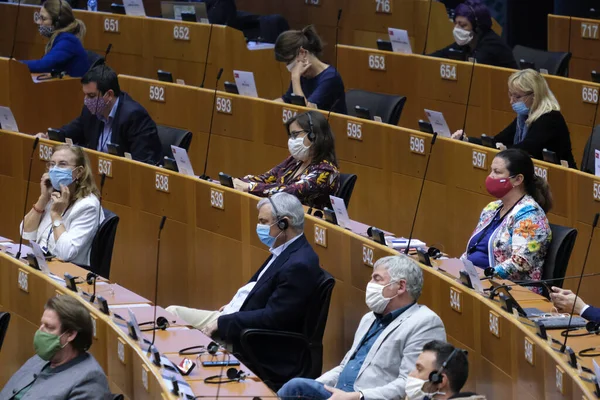 Mitglieder Des Europäischen Parlaments Mit Masken Während Einer Plenarsitzung Europäischen — Stockfoto