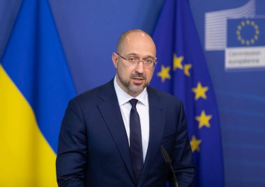 Ukrayna Başbakanı Denys Şmyhal 23 Temmuz 2020 'de Brüksel' deki Avrupa Komisyonu genel merkezinde AB Komiseri Valdis Dombrovski ile ortak bir açıklama yaptı.. 
