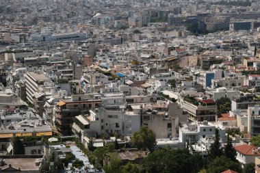 5 Ağustos 2020 'de Atina' nın Atina kentindeki Akropolis tepesinden Atina manzarası