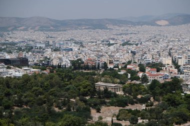 5 Ağustos 2020 'de Atina' nın Atina kentindeki Akropolis tepesinden Atina manzarası