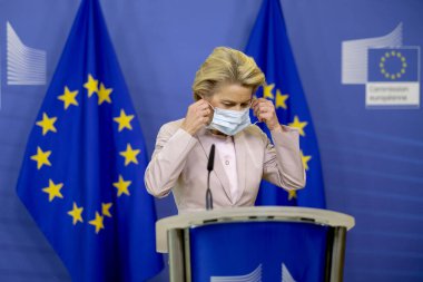 Avrupa Komisyonu Başkanı Ursula von der Leyen, 8 Eylül 2020 Salı günü Brüksel 'deki AB genel merkezinde yaptığı basın açıklamasında,. 
