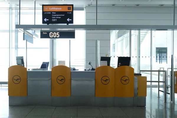 Nearly Empty Terminal Coronavirus Corona Virus Covid Munich Airport Muc — Stock Photo, Image