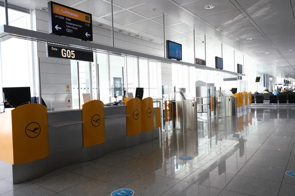 Nearly Empty Terminal Coronavirus Corona Virus Covid Munich Airport Muc — Stock Photo, Image