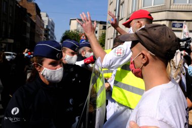 13 Eylül 2020 'de Brüksel, Belçika' da düzenlenen Sağlık Sektörü protestosu sırasında protestocular polisle çatıştı.