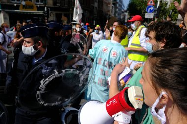 13 Eylül 2020 'de Brüksel, Belçika' da düzenlenen Sağlık Sektörü protestosu sırasında protestocular polisle çatıştı.