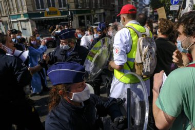 13 Eylül 2020 'de Brüksel, Belçika' da düzenlenen Sağlık Sektörü protestosu sırasında protestocular polisle çatıştı.