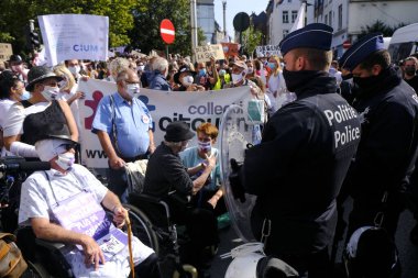 13 Eylül 2020 'de Brüksel, Belçika' da düzenlenen Sağlık Sektörü protestosu sırasında protestocular polisle çatıştı.