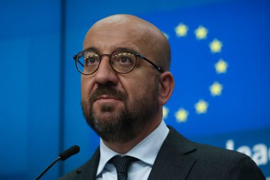 AB Komisyonu Başkanı Ursula von der Leyen ve AB Konseyi Başkanı Charles Michel, Çin Cumhurbaşkanı Xi Jinping ile 14 Eylül 2020 'de Brüksel, Belçika' da yaptıkları zirve sonrasında basın toplantısı düzenlediler..