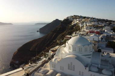  15 Ağustos 2020 'de Yunanistan' ın Santorini adasındaki Fyra 'nın hava görüntüsü.