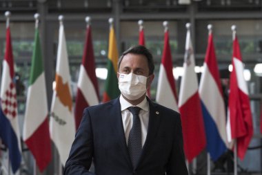 Lüksemburg Başbakanı Xavier Bettel 20 Temmuz 2020 'de Brüksel, Belçika' daki Özel Avrupa Konseyi 'ne katılmak üzere geliyor.