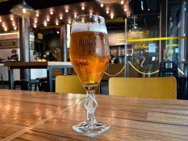 Ett Glas Brugge Tripel Som Unik Belgisk Trippel Stil Bryggt — Stockfoto