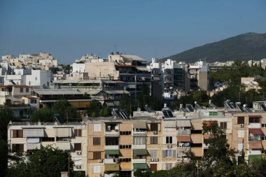 3 Ağustos 2020 'de Atina, Yunanistan' daki konutların manzarası