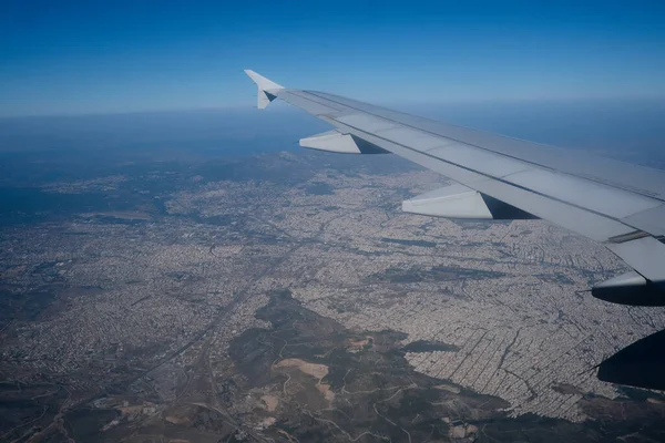 Αεροφωτογραφία Της Αθήνας Από Παράθυρο Του Αεροπλάνου Ελλάδα Ιουλίου 2020 — Φωτογραφία Αρχείου