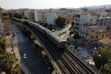 Yunanistan 'ın başkenti Atina' da 4 Ağustos 2020 'de bir Elektrik Demiryolu yola çıktı