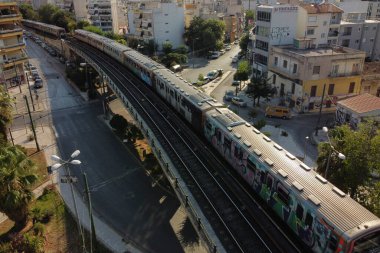 Yunanistan 'ın başkenti Atina' da 4 Ağustos 2020 'de bir Elektrik Demiryolu yola çıktı