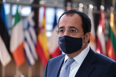 Brüksel, Belçika. 21 Eylül 2020. Kıbrıs Rum Dışişleri Bakanı Nikos Hristodoulides, AB dışişleri bakanlarının Avrupa Konseyi binasına yaptıkları toplantıya katılmak üzere geldi..