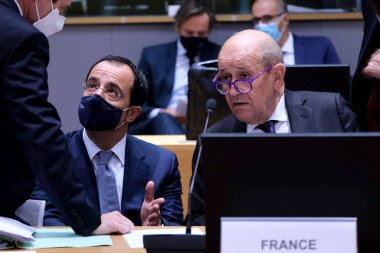 Brüksel, Belçika. 21 Eylül 2020. Fransa Dışişleri Bakanı Jean-Yves Le Drian, AB dışişleri bakanlarının Avrupa Konseyi binasındaki toplantısına katılmak üzere geldi