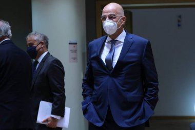Brüksel, Belçika. 21 Eylül 2020. Yunanistan Dışişleri Bakanları Nikos Dendias, AB dışişleri bakanlarının Avrupa Konseyi binasına yaptıkları toplantıya katılmak üzere geldi
