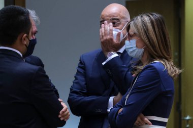 Brüksel, Belçika. 21 Eylül 2020. Yunanistan Dışişleri Bakanları Nikos Dendias, AB dışişleri bakanlarının Avrupa Konseyi binasına yaptıkları toplantıya katılmak üzere geldi