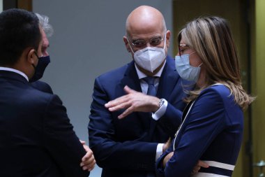 Brüksel, Belçika. 21 Eylül 2020. Yunanistan Dışişleri Bakanları Nikos Dendias, AB dışişleri bakanlarının Avrupa Konseyi binasına yaptıkları toplantıya katılmak üzere geldi