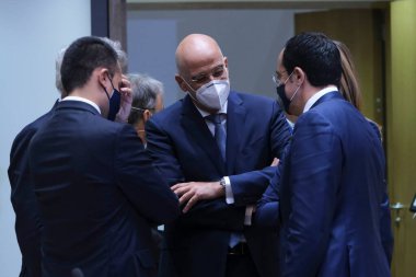 Brüksel, Belçika. 21 Eylül 2020. Yunanistan Dışişleri Bakanları Nikos Dendias, AB dışişleri bakanlarının Avrupa Konseyi binasına yaptıkları toplantıya katılmak üzere geldi