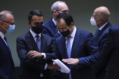 Brüksel, Belçika. 21 Eylül 2020. İtalya Dışişleri Bakanı Luigi Di Maio, AB dışişleri bakanlarının Avrupa Konseyi binasındaki toplantısına katılmak üzere geldi.