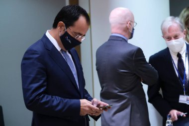 Brüksel, Belçika. 21 Eylül 2020. Kıbrıs Rum Dışişleri Bakanı Nikos Hristodoulides, AB dışişleri bakanlarının Avrupa Konseyi binasına yaptıkları toplantıya katılmak üzere geldi..