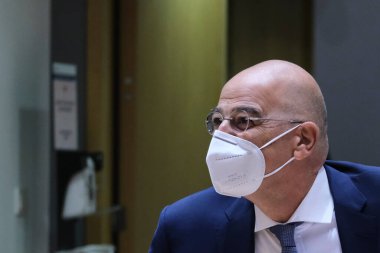 Brüksel, Belçika. 21 Eylül 2020. Yunanistan Dışişleri Bakanları Nikos Dendias, AB dışişleri bakanlarının Avrupa Konseyi binasına yaptıkları toplantıya katılmak üzere geldi