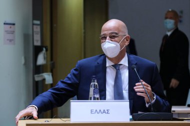 Brüksel, Belçika. 21 Eylül 2020. Yunanistan Dışişleri Bakanları Nikos Dendias, AB dışişleri bakanlarının Avrupa Konseyi binasına yaptıkları toplantıya katılmak üzere geldi