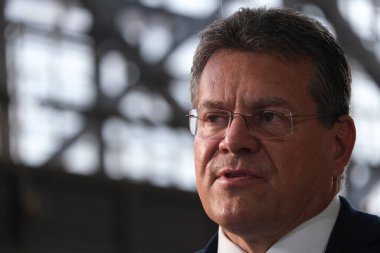 Brüksel, Belçika. 22 Eylül 2020. AB Komiseri Maros Sefcoviç bir Avrupa Genel İşler Konseyi 'ne katılmak üzere geldi.