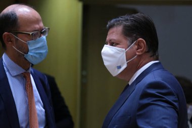 Brüksel, Belçika. 22 Eylül 2020. Alternatif Dışişleri Bakanı Miltiadis Varvitsiotis bir Avrupa Genel İşler Konseyi 'ne katılmak üzere geldi.