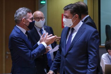 Brüksel, Belçika. 22 Eylül 2020. Alternatif Dışişleri Bakanı Miltiadis Varvitsiotis bir Avrupa Genel İşler Konseyi 'ne katılmak üzere geldi.