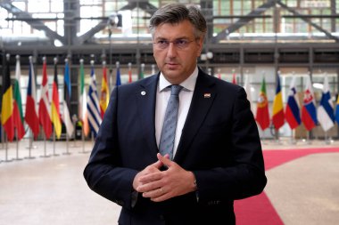 Hırvatistan Başbakanı Andrej Plenkoviç, koronavirüs salgınından (COVID-19) bu yana Brüksel, Belçika 'da 20 Temmuz 2020' de gerçekleşen ilk AB zirvesine geldi.. 